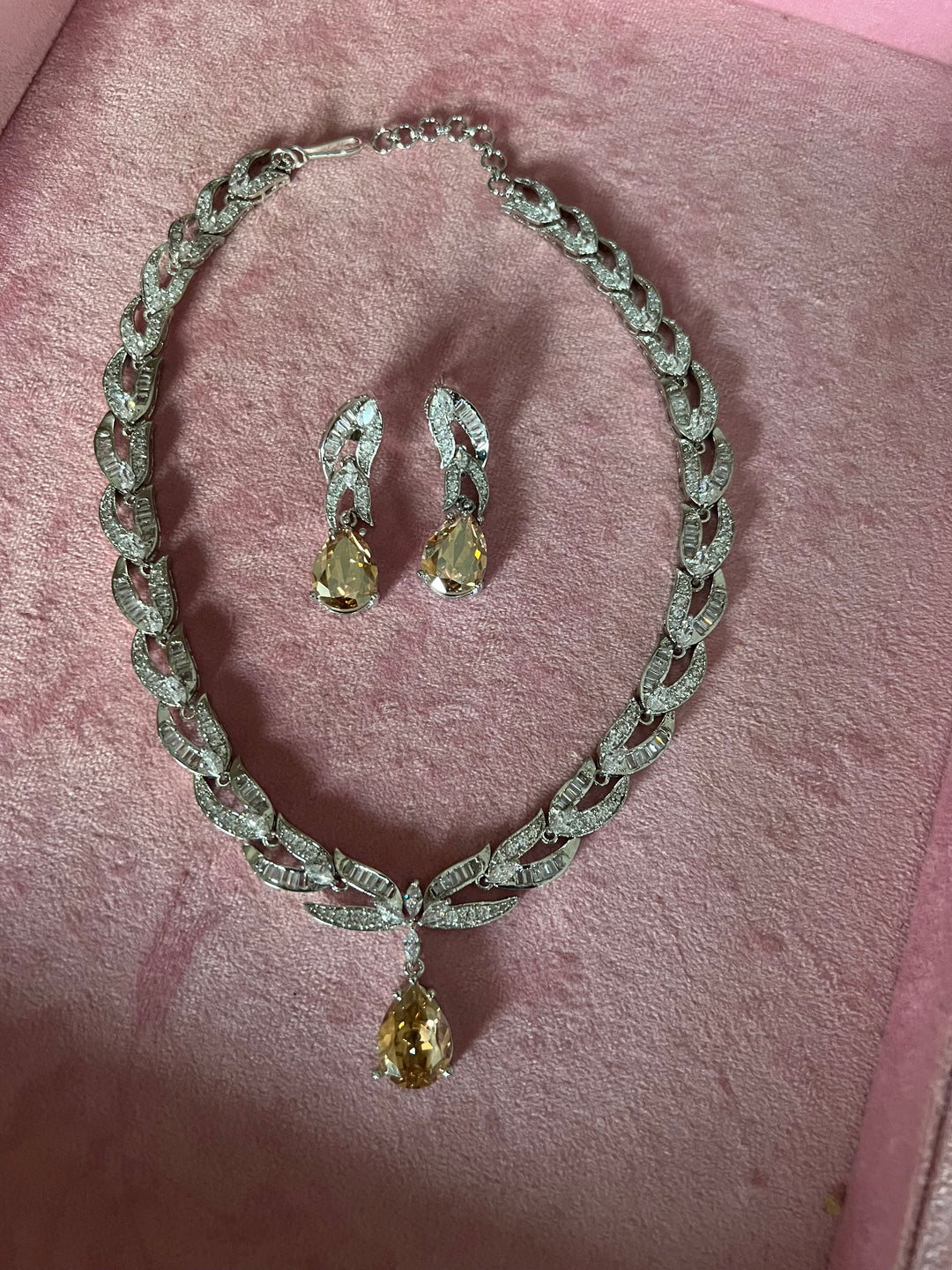 Exquisite Austrian Crystal Necklace Set: Designer Premium Quality