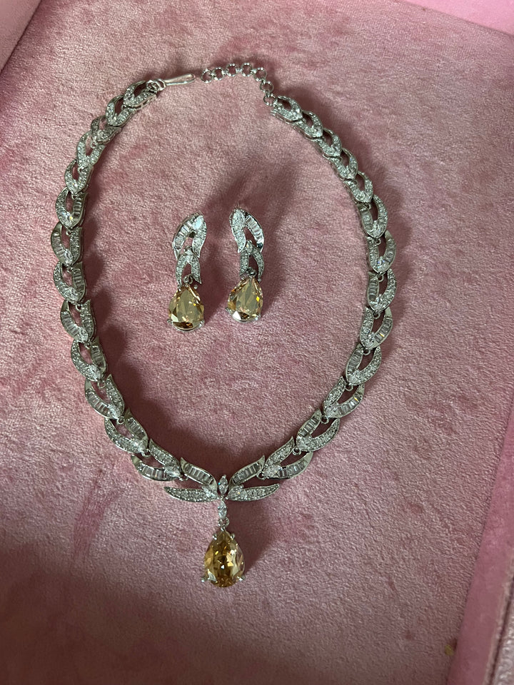 Exquisite Austrian Crystal Necklace Set: Designer Premium Quality