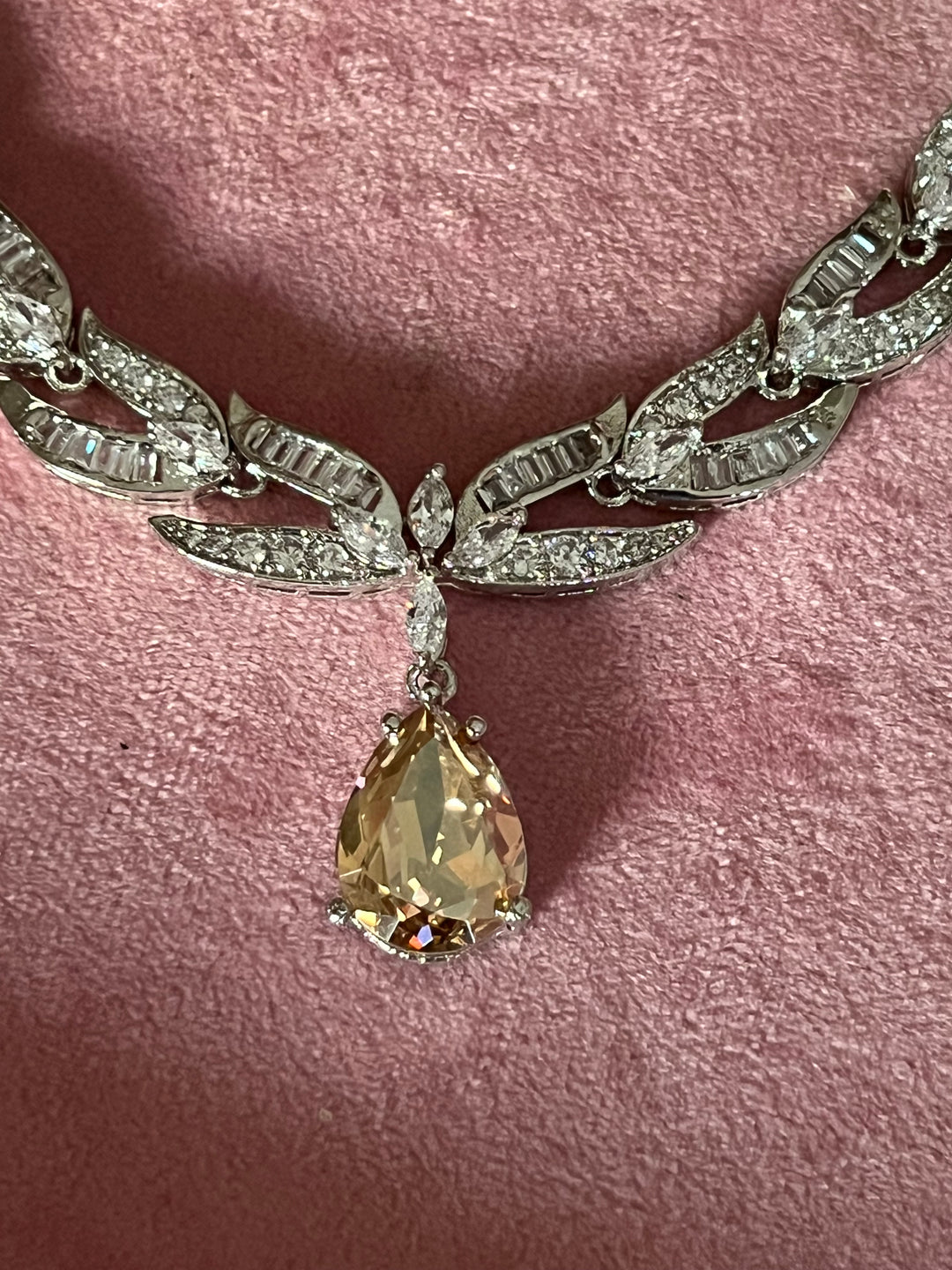 Exquisite Austrian Crystal Necklace Set: Designer Premium Quality