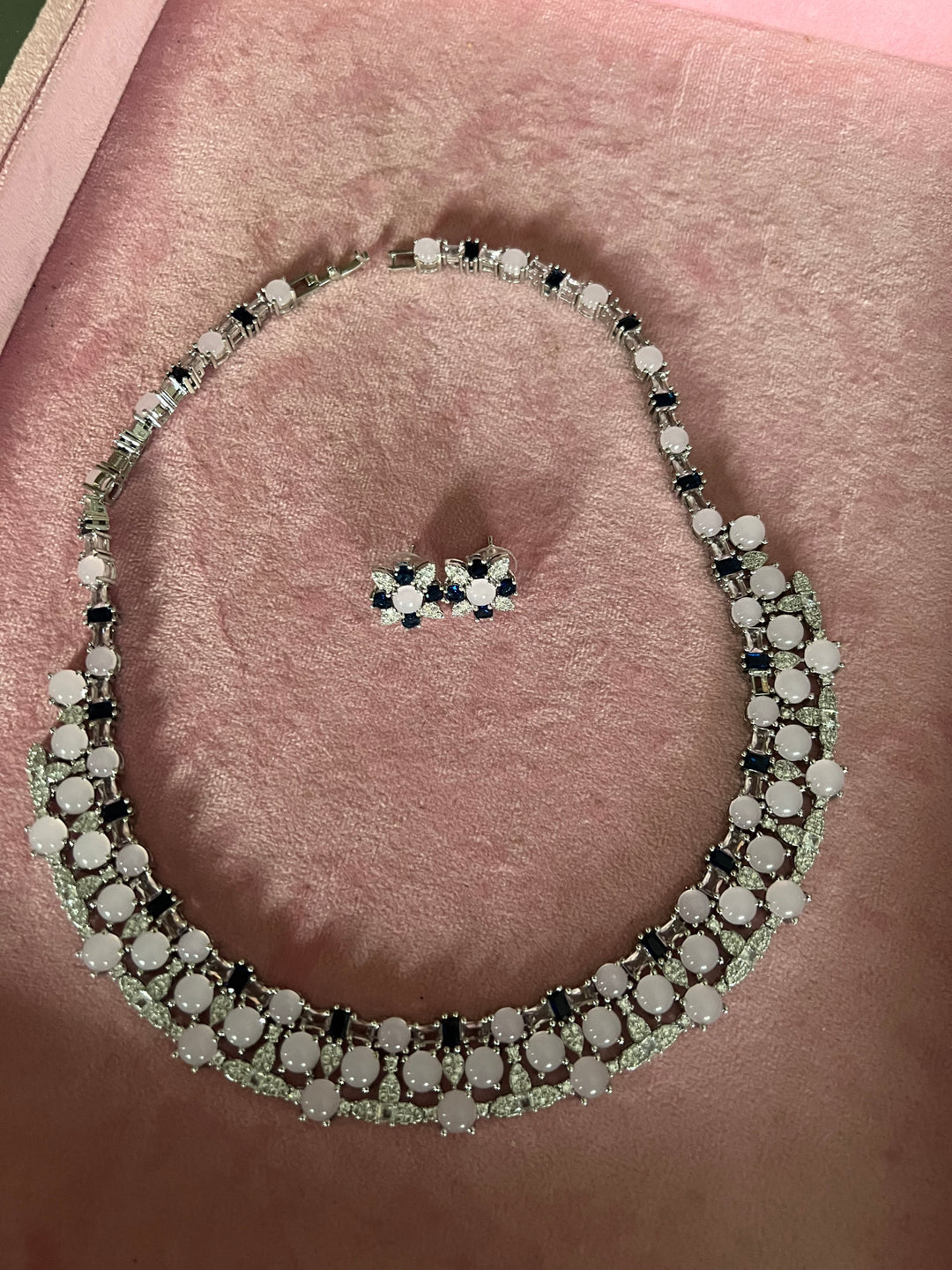 Elegant Necklace Set - Unmatched Quality and Style