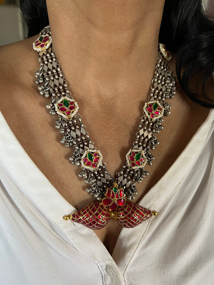 Beautiful 925 Silver Necklace with Kundan Embellishments