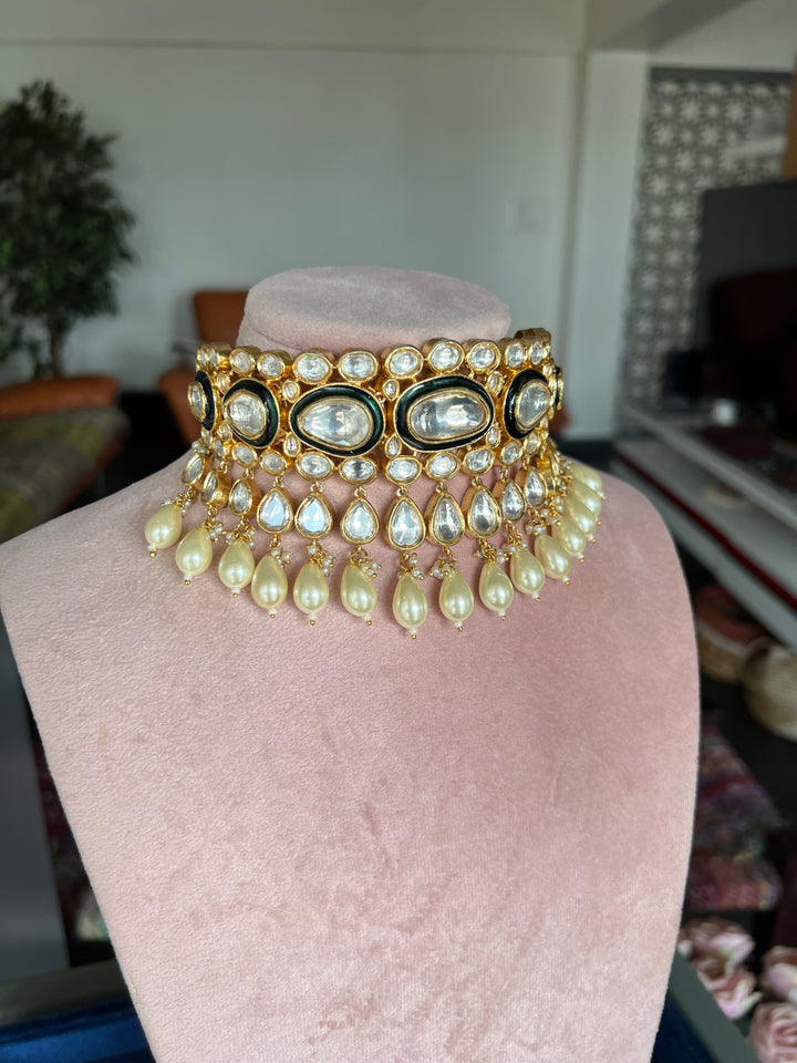 Beautiful Pearls and Kundan Choker with Earrings