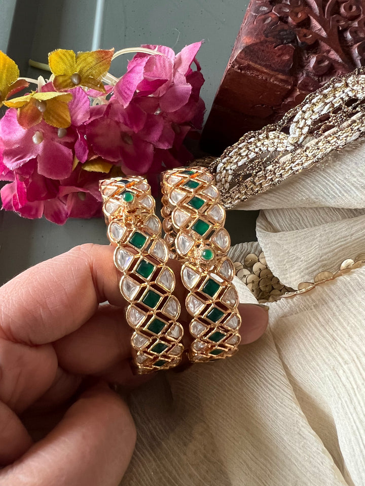 Exquisite Classic Kundan Kada - Unparalleled Quality and Style