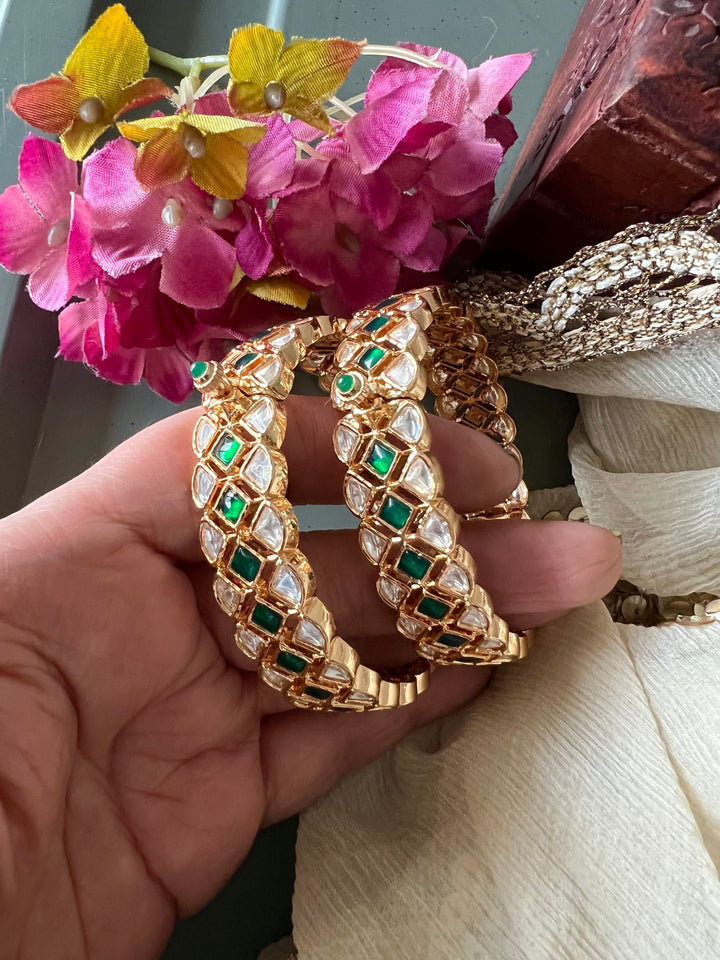 Exquisite Classic Kundan Kada - Unparalleled Quality and Style