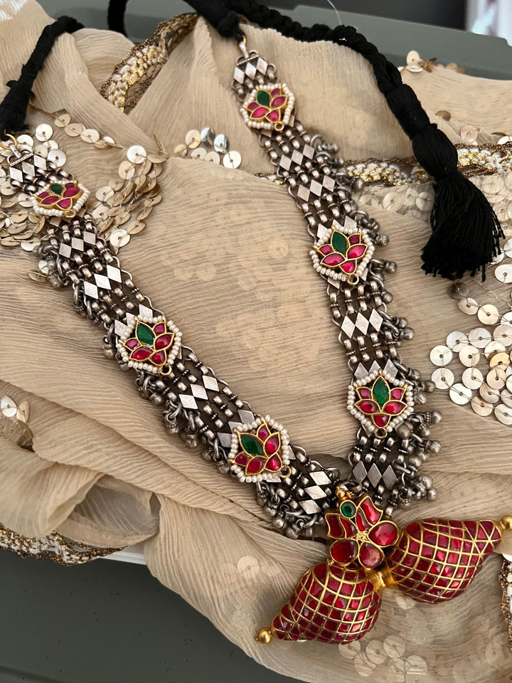 Beautiful 925 Silver Necklace with Kundan Embellishments
