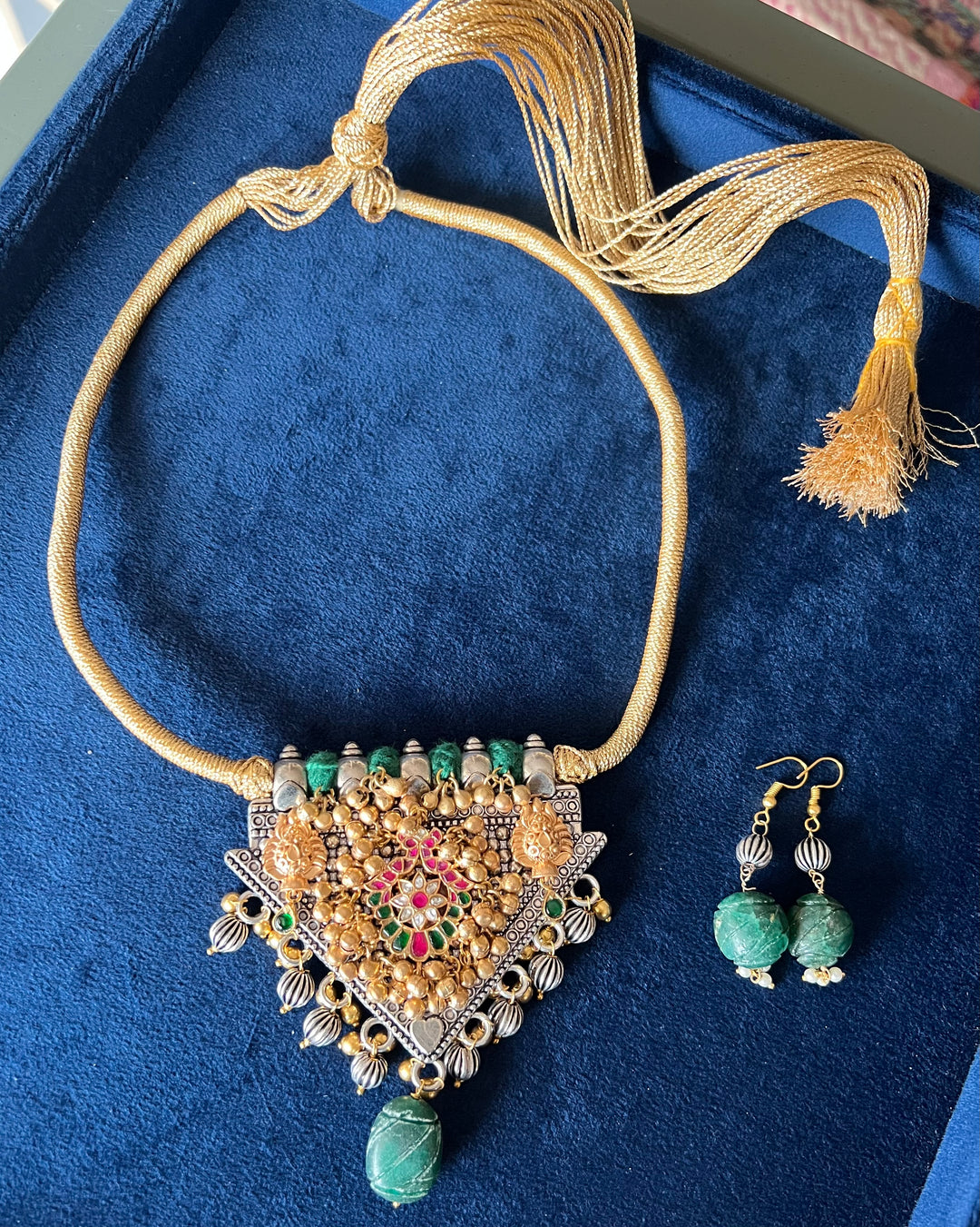 Beautiful Fusion Kundan Pendant Necklace with Earrings