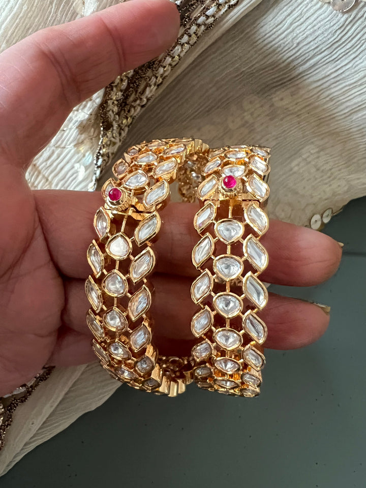 Exquisite Classic Kundan Kada - Unparalleled Quality and Style