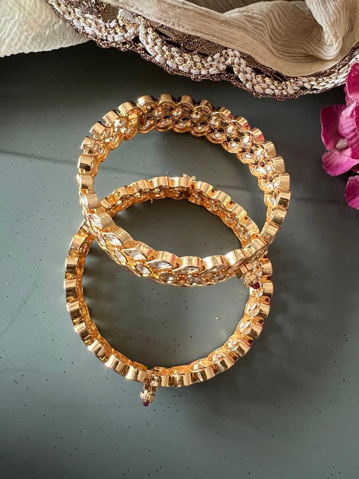 Exquisite Classic Kundan Kada - Unparalleled Quality and Style