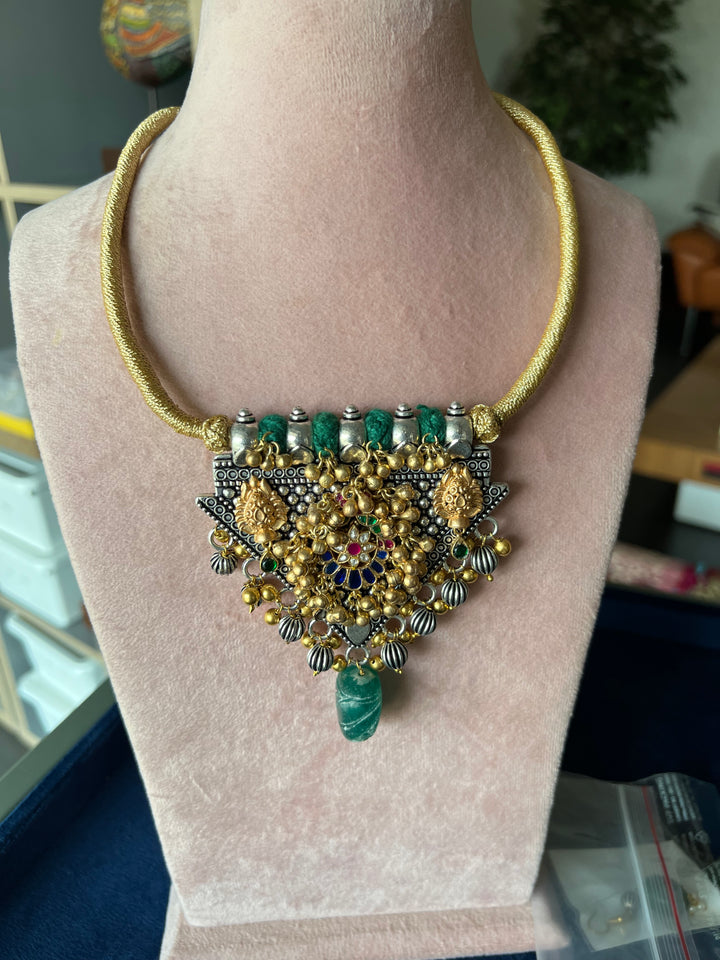 Beautiful Fusion Kundan Pendant Necklace with Earrings