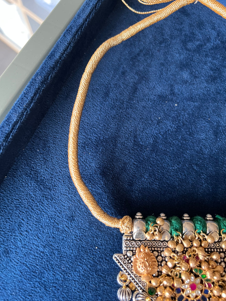 Beautiful Fusion Kundan Pendant Necklace with Earrings