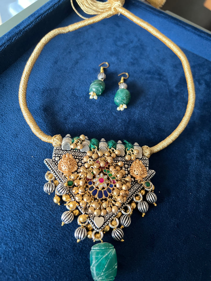 Beautiful Fusion Kundan Pendant Necklace with Earrings
