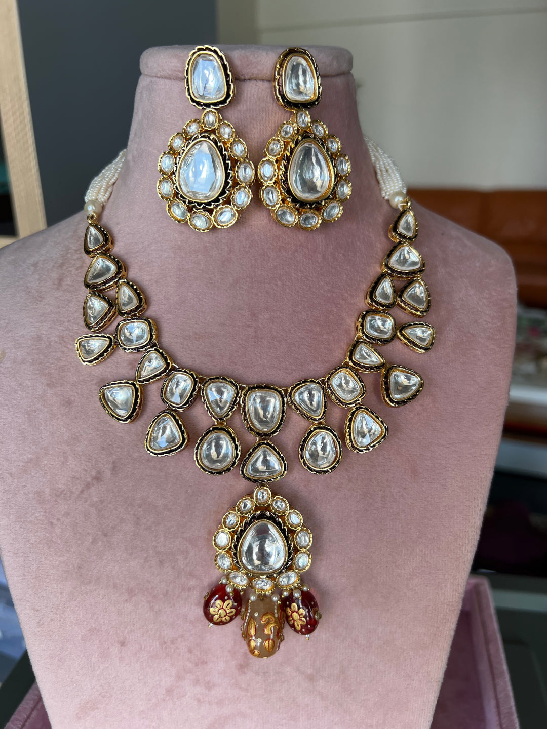 Beautiful Kundan Necklace with Statement Earrings
