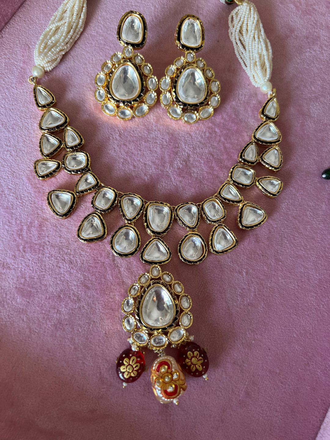 Beautiful Kundan Necklace with Statement Earrings