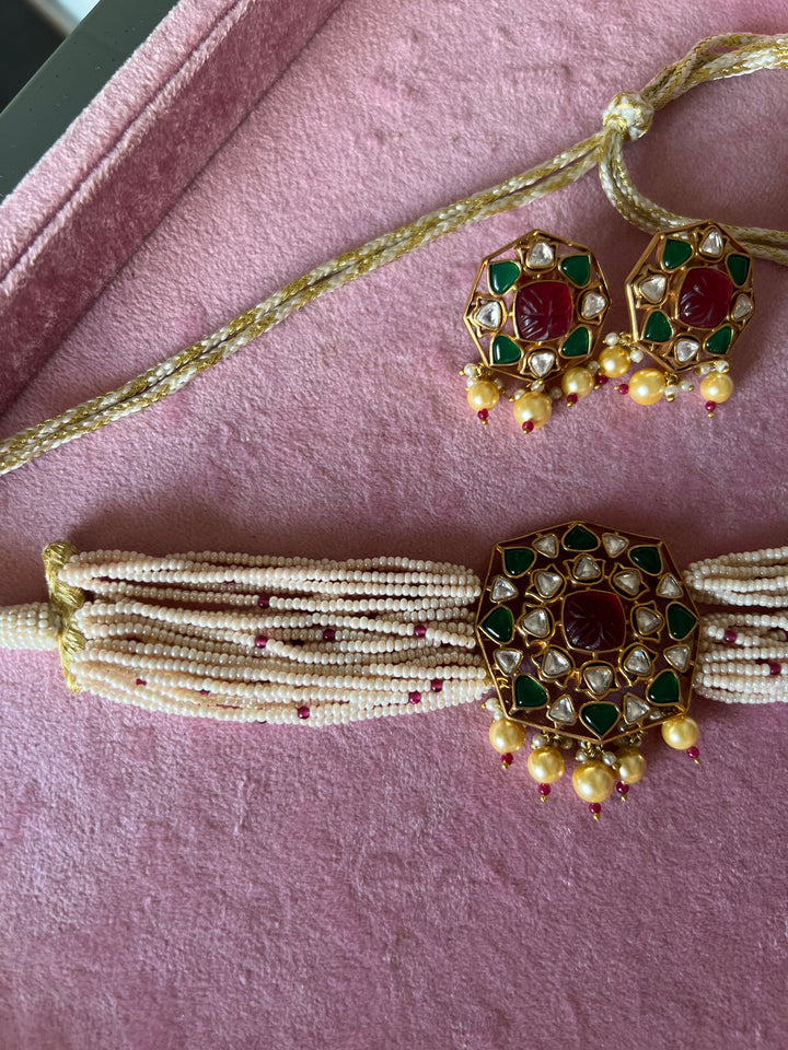 Beautiful Pearls and Kundan Choker with Studs