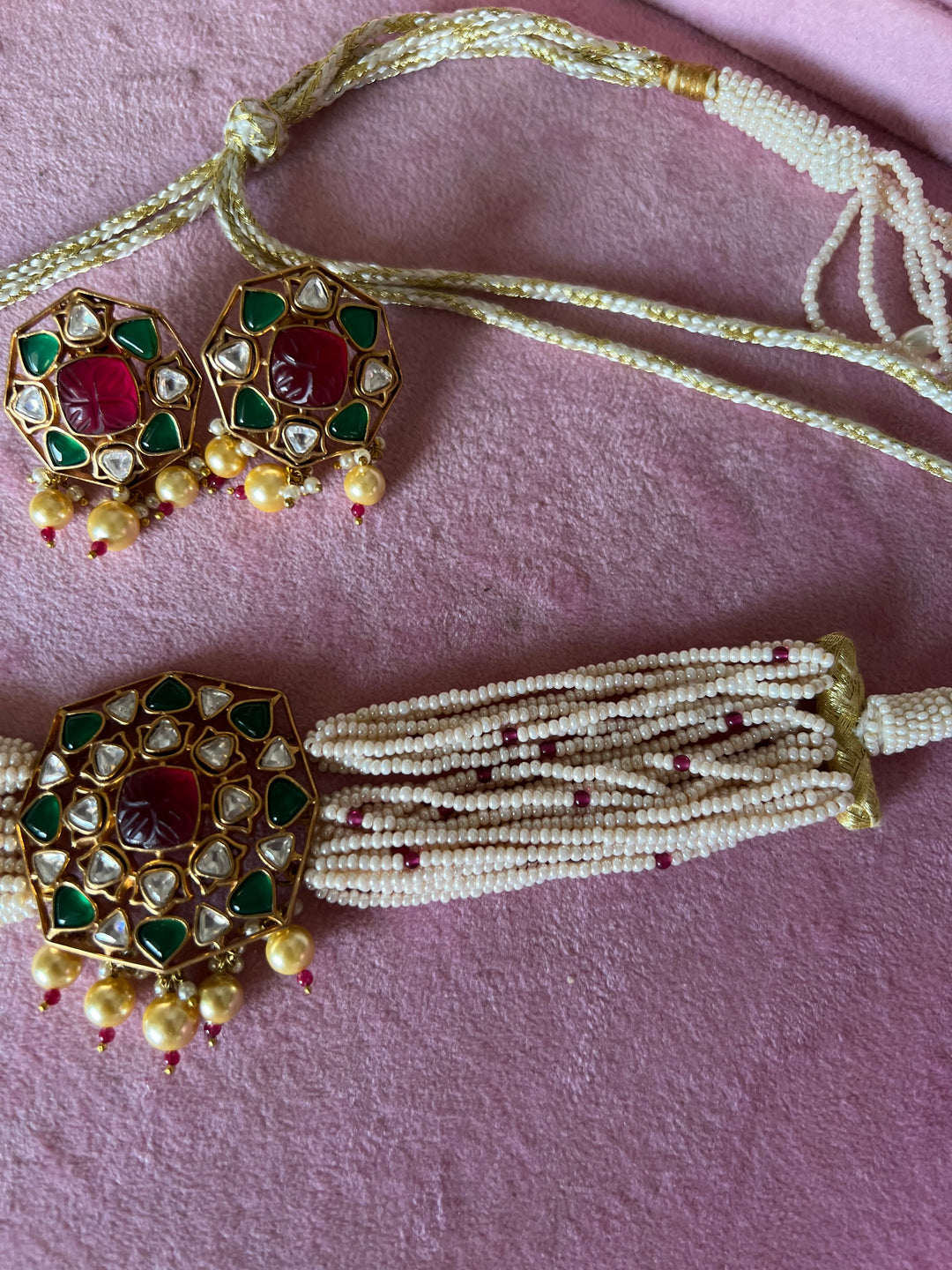 Beautiful Pearls and Kundan Choker with Studs