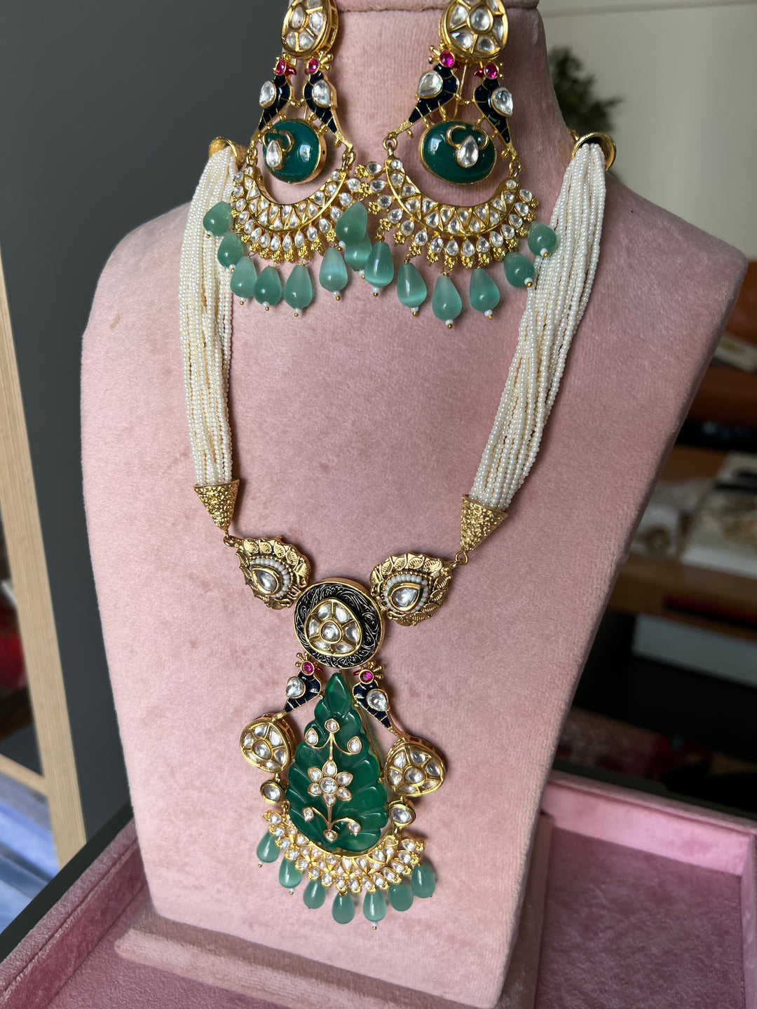 Scintillating Kundan and Jade Pendant Necklace with Earrings