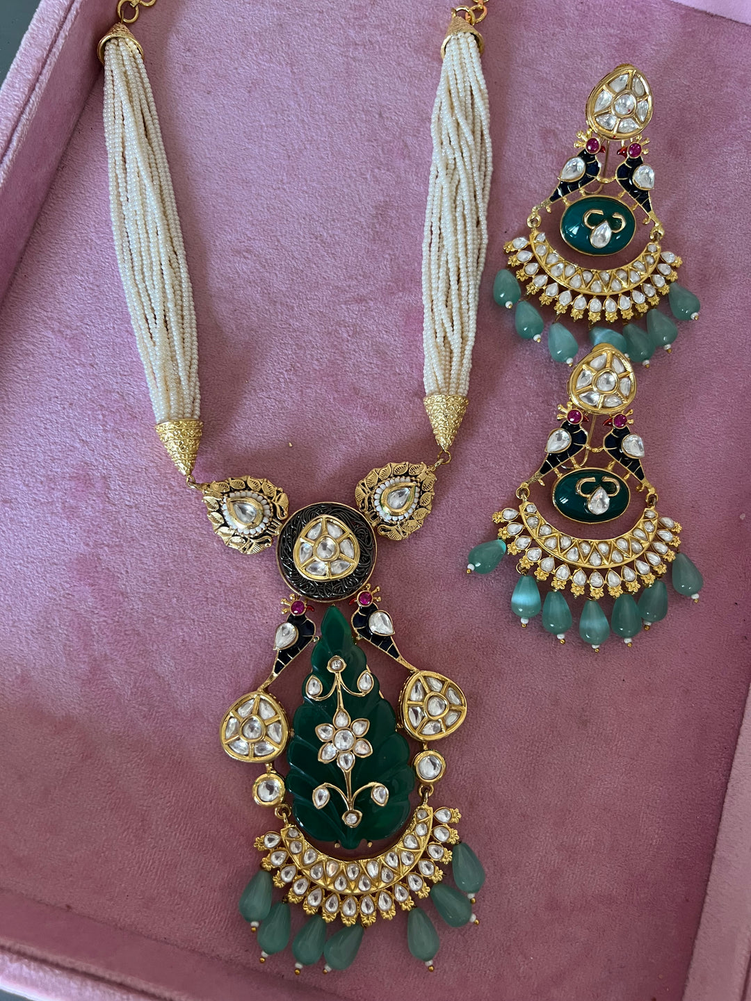 Scintillating Kundan and Jade Pendant Necklace with Earrings