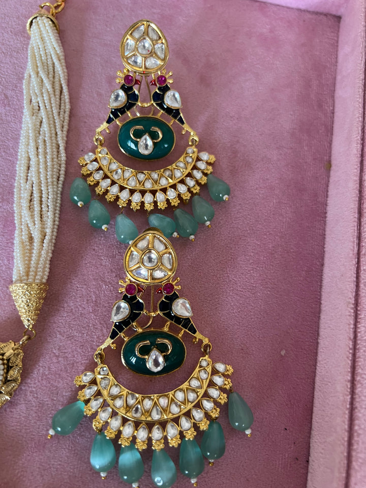 Scintillating Kundan and Jade Pendant Necklace with Earrings