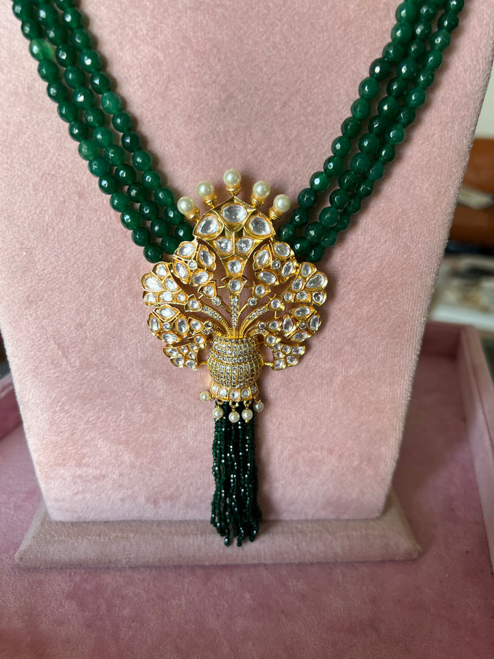 Beautiful Kundan Pendant Necklace with Earrings