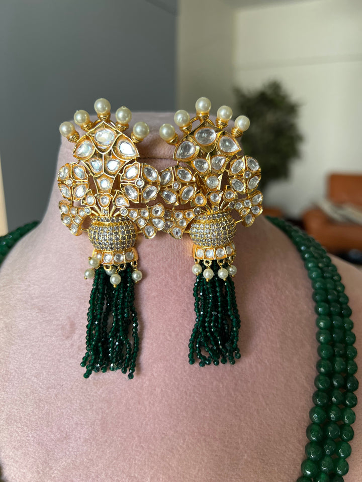Beautiful Kundan Pendant Necklace with Earrings