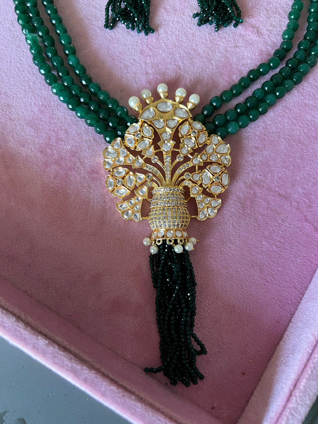 Beautiful Kundan Pendant Necklace with Earrings