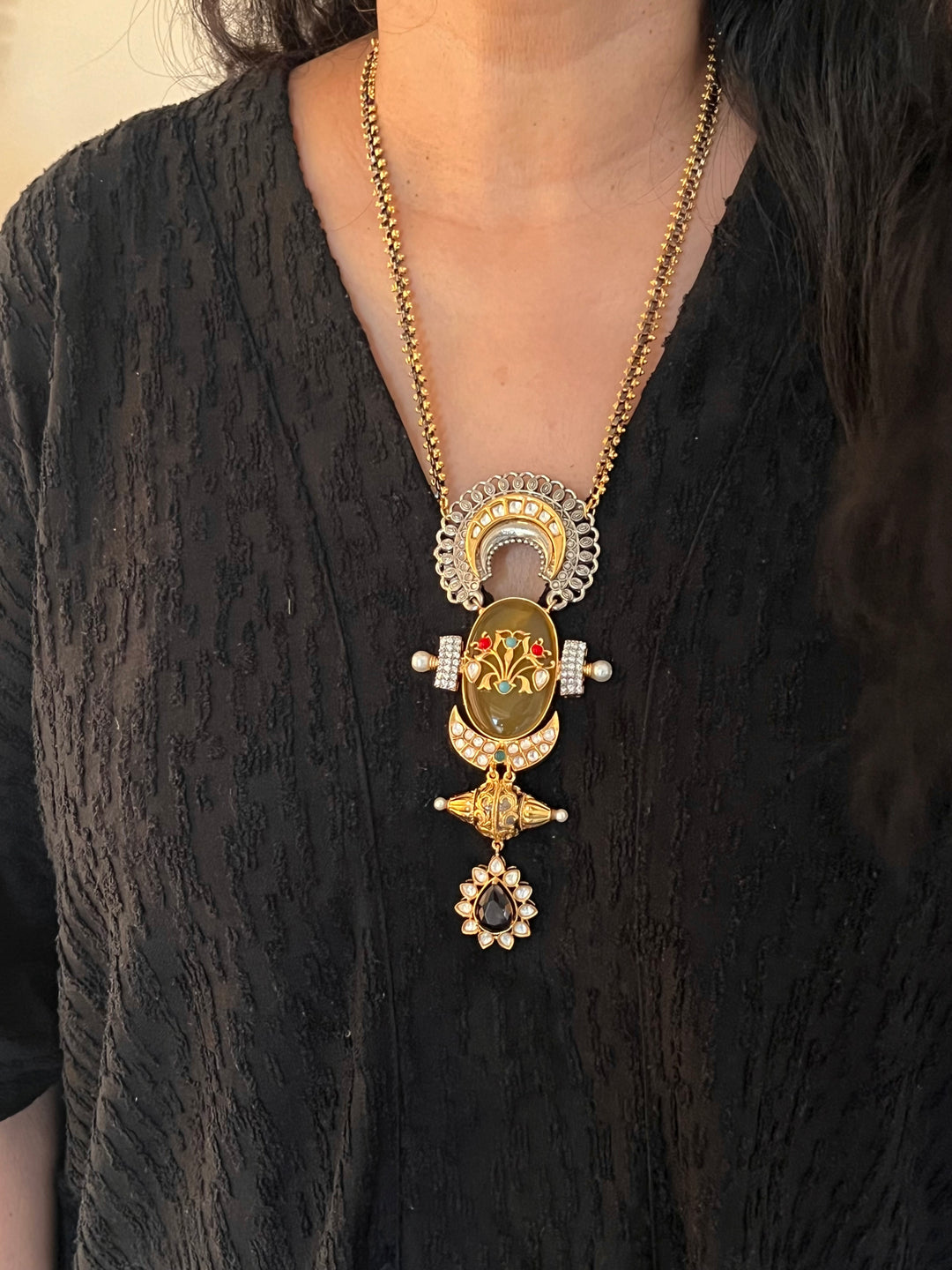 Exquisite Amrapali Fusion Pendant Necklace - Elevate Your Elegance