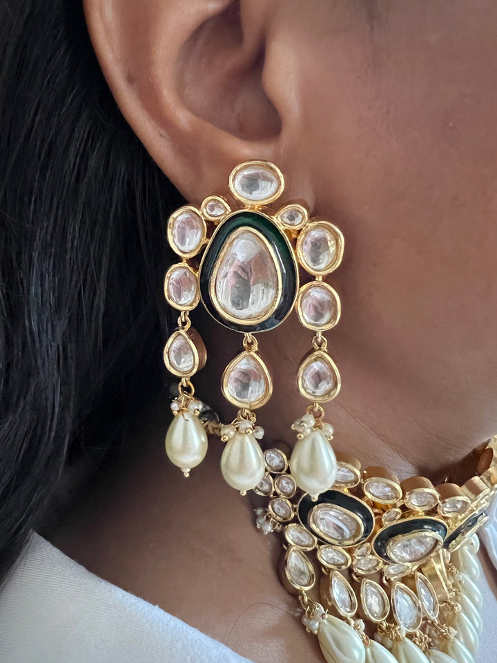 Beautiful Pearls and Kundan Choker with Earrings