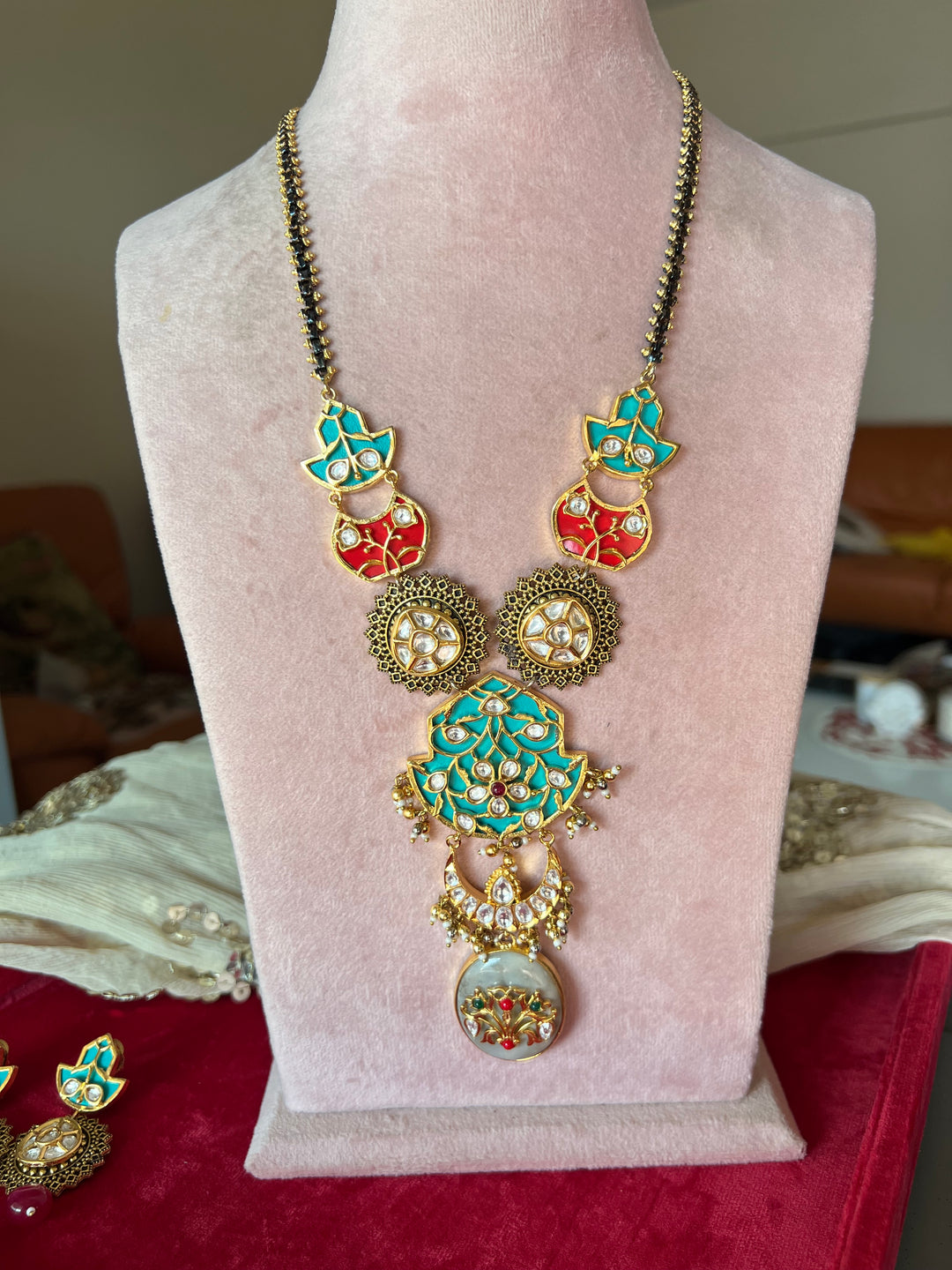 Exquisite Amrapali Fusion Pendant Necklace - Elevate Your Elegance