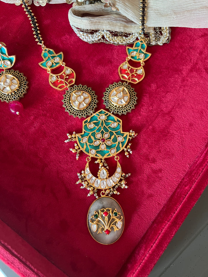 Exquisite Amrapali Fusion Pendant Necklace - Elevate Your Elegance