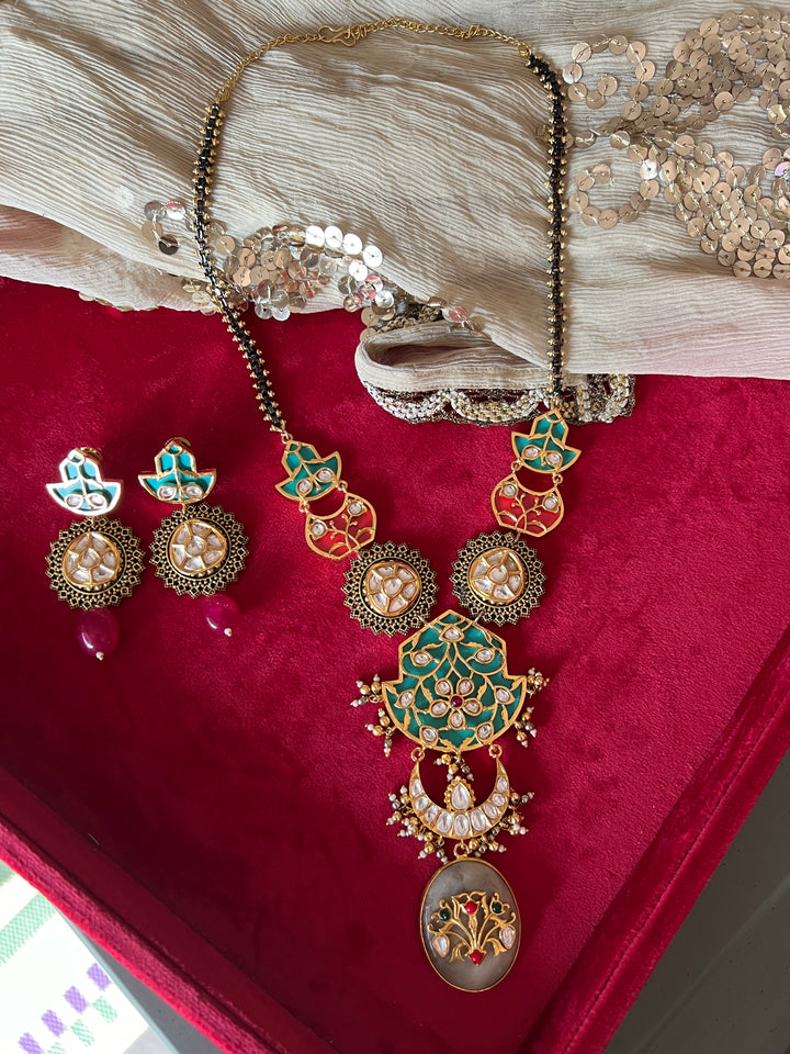 Exquisite Amrapali Fusion Pendant Necklace - Elevate Your Elegance