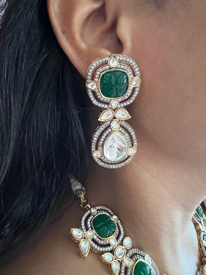 Elegant Kundan Necklace Set - Dazzle at Weddings and Festive Affairs