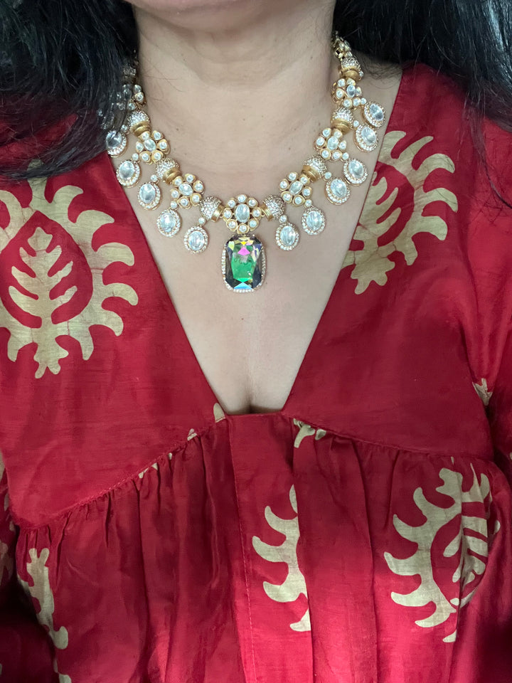 Elegant Kundan Crystal Necklace Set - Unmatched Quality and Style