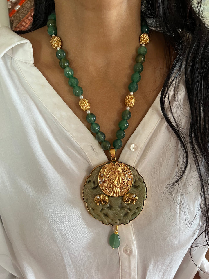 Exquisite Pendant Necklace Set - A Masterpiece of Elegance