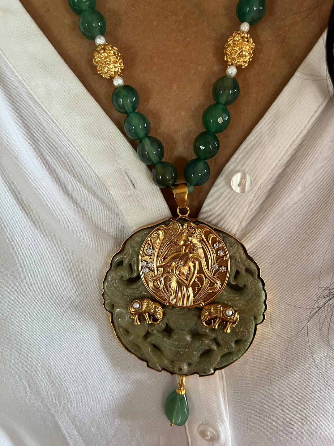 Exquisite Pendant Necklace Set - A Masterpiece of Elegance