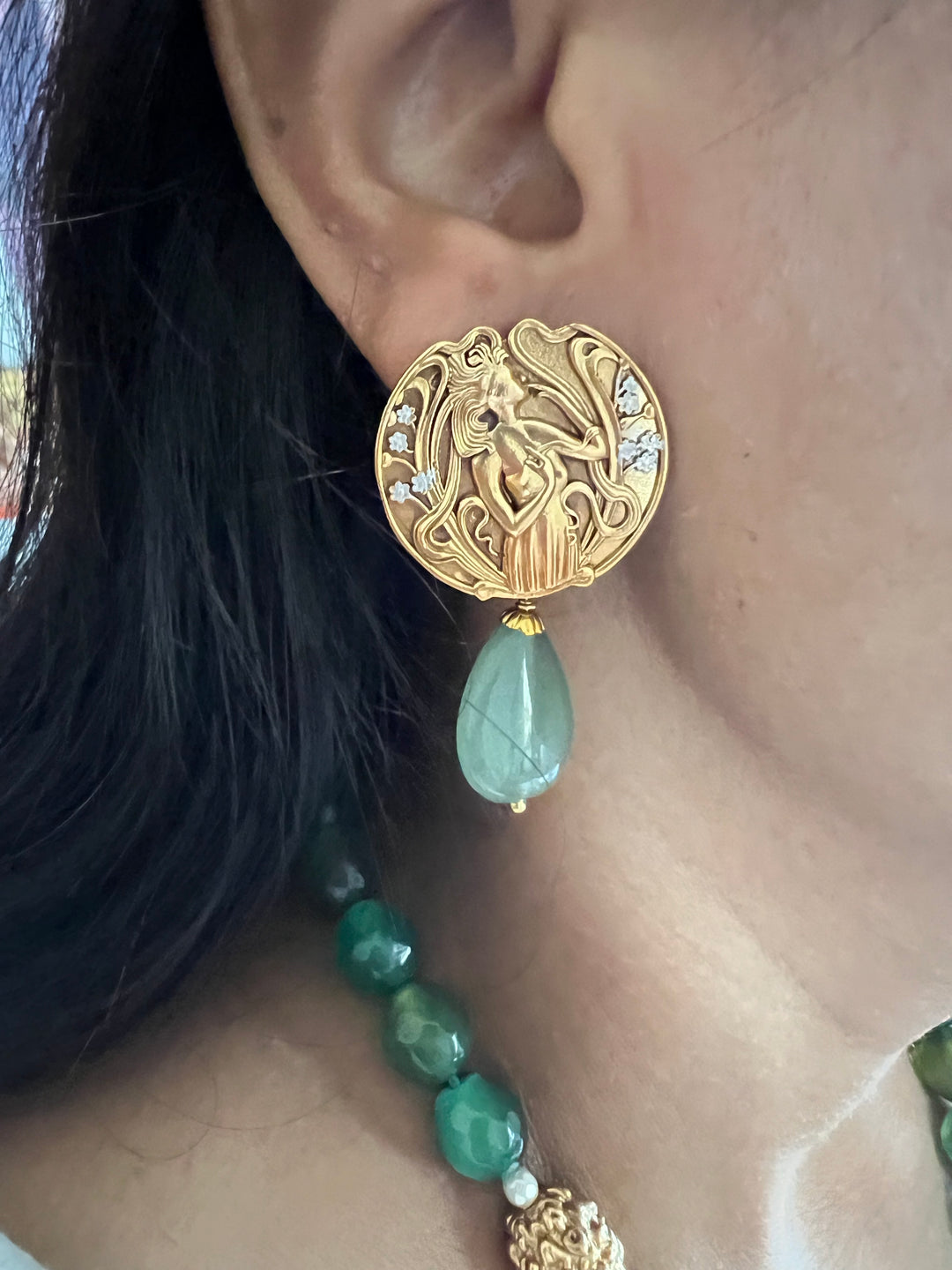 Exquisite Pendant Necklace Set - A Masterpiece of Elegance