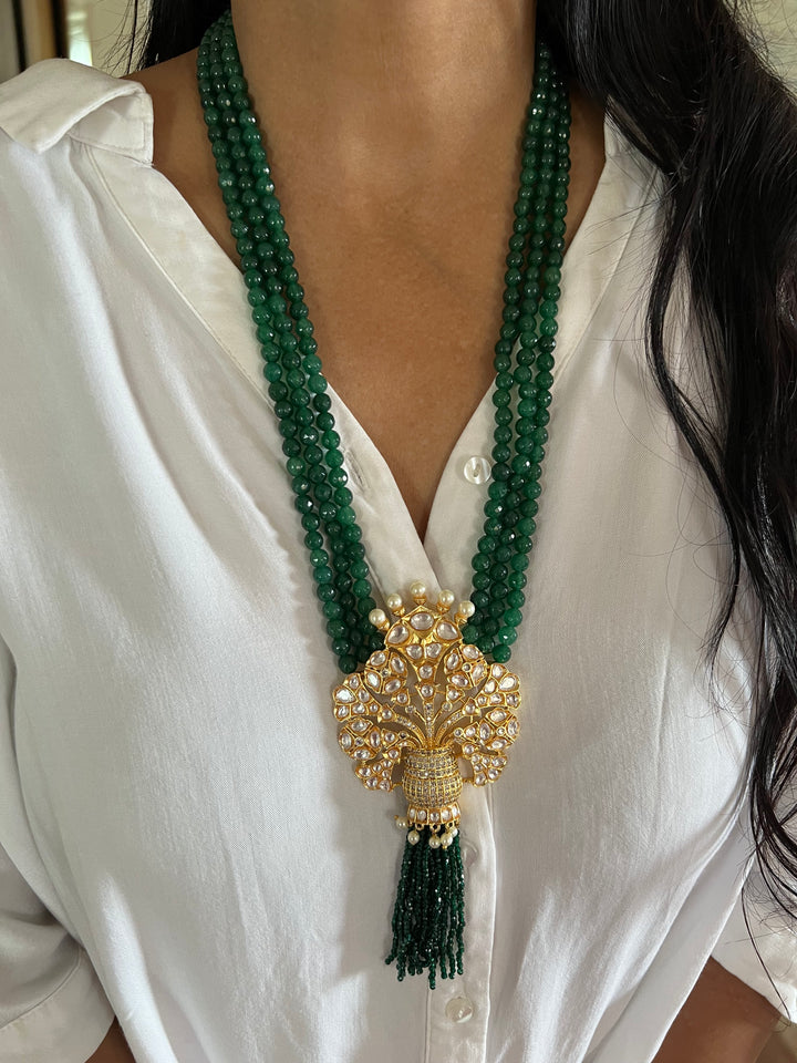 Beautiful Kundan Pendant Necklace with Earrings