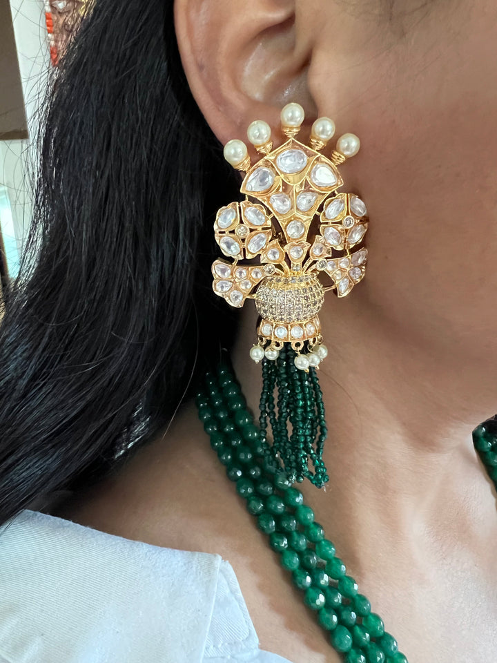 Beautiful Kundan Pendant Necklace with Earrings