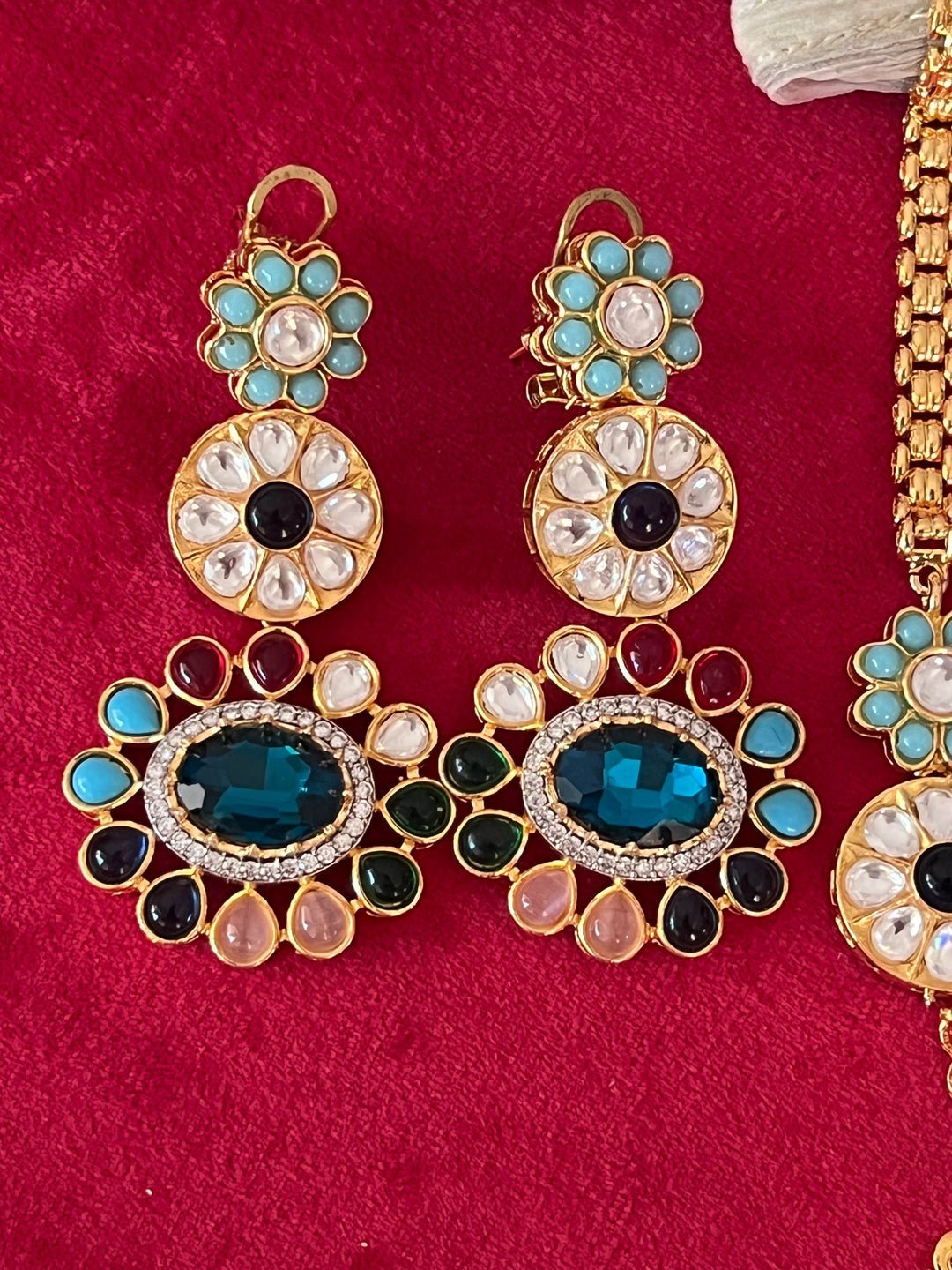 Exquisite Amrapali Fusion Pendant Necklace - Elevate Your Elegance