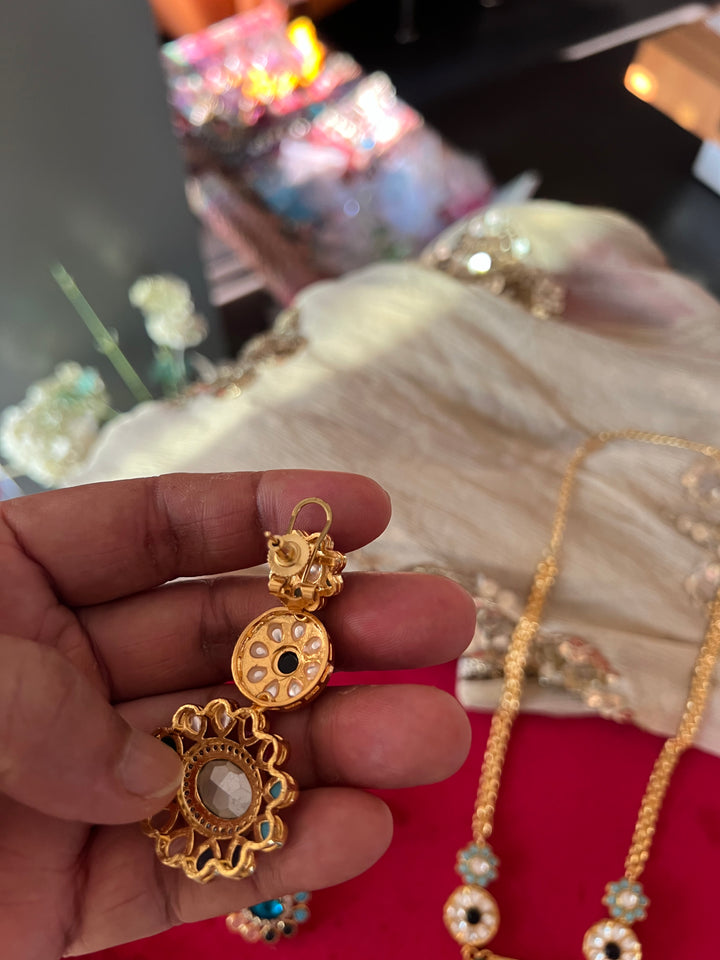 Exquisite Amrapali Fusion Pendant Necklace - Elevate Your Elegance