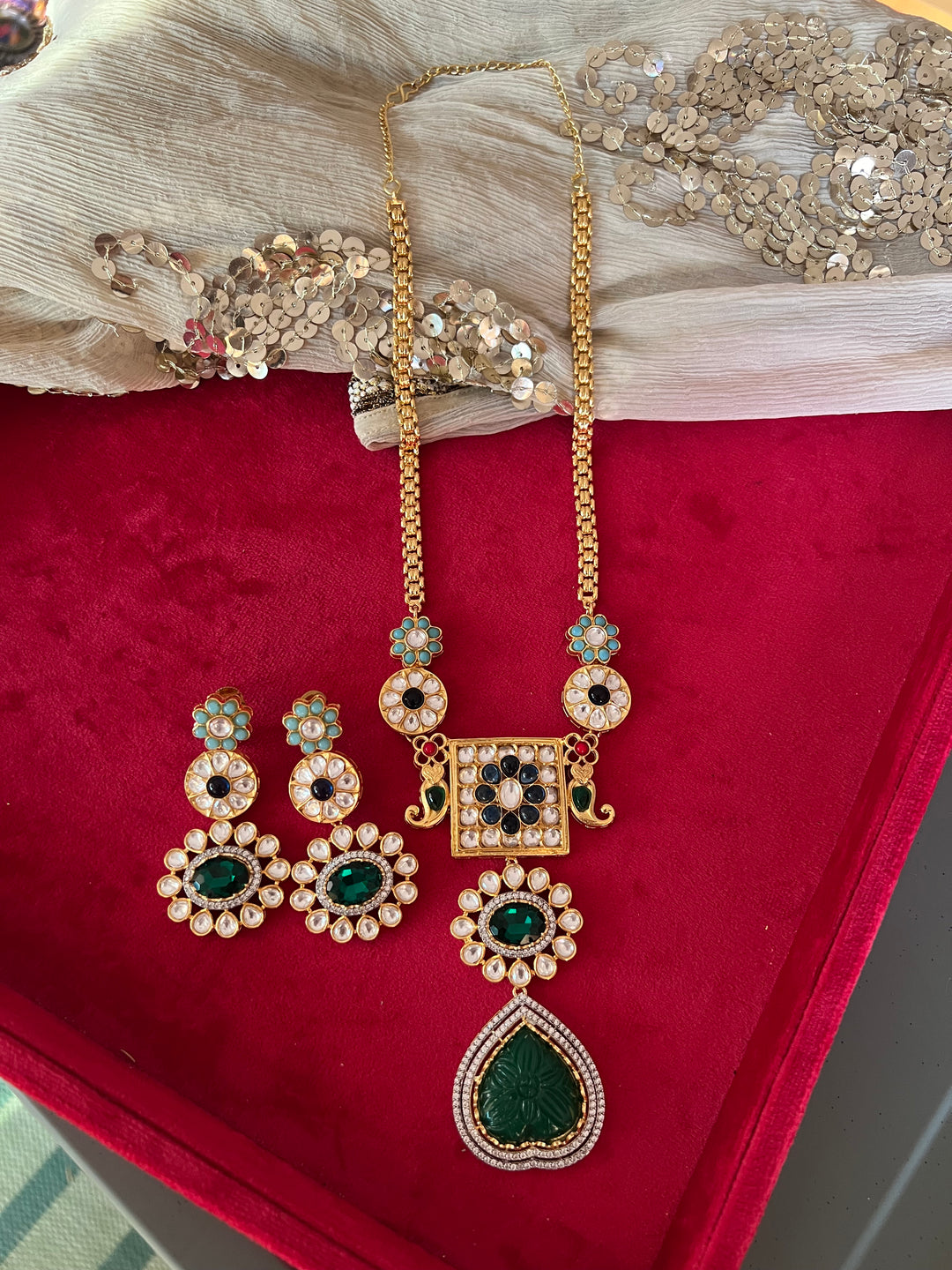 Exquisite Amrapali Fusion Pendant Necklace - Elevate Your Elegance