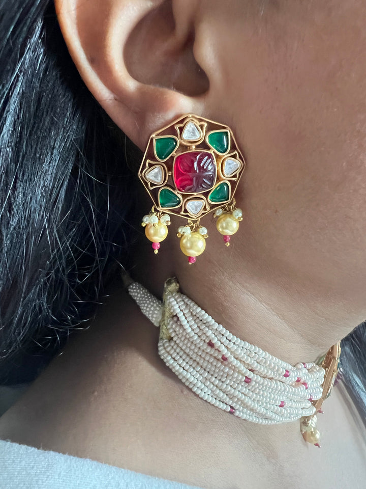 Beautiful Pearls and Kundan Choker with Studs