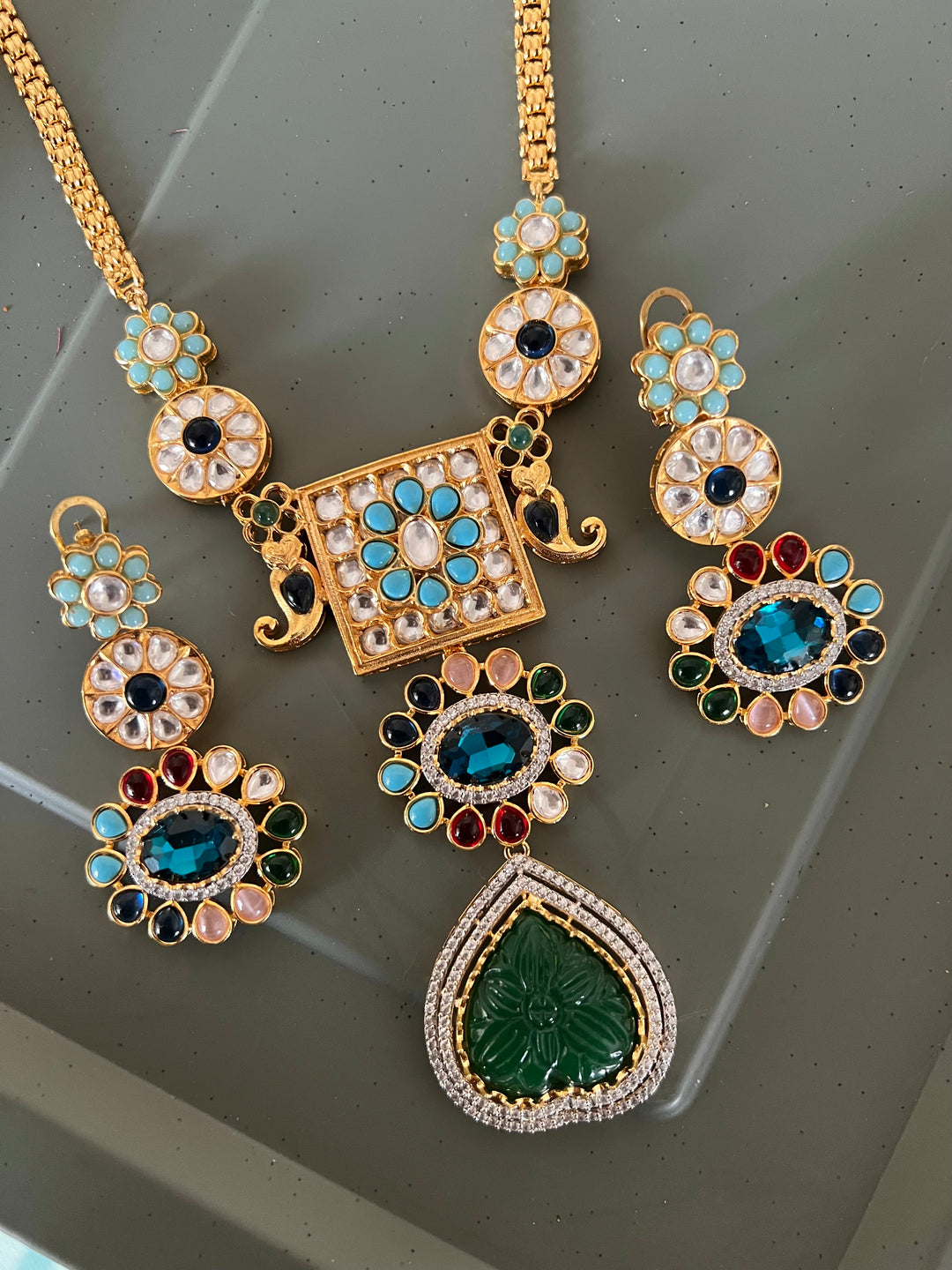 Exquisite Amrapali Fusion Pendant Necklace - Elevate Your Elegance