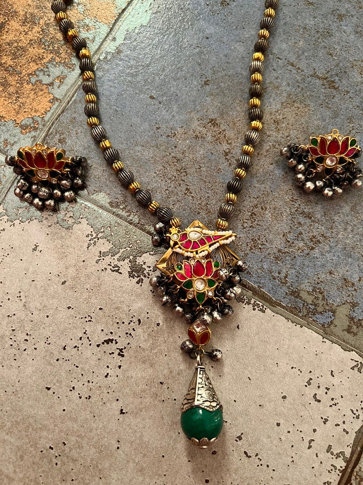 Beautiful Fusion Kundan Pendant Necklace with Earrings