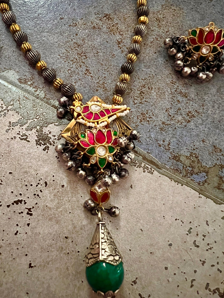 Beautiful Fusion Kundan Pendant Necklace with Earrings