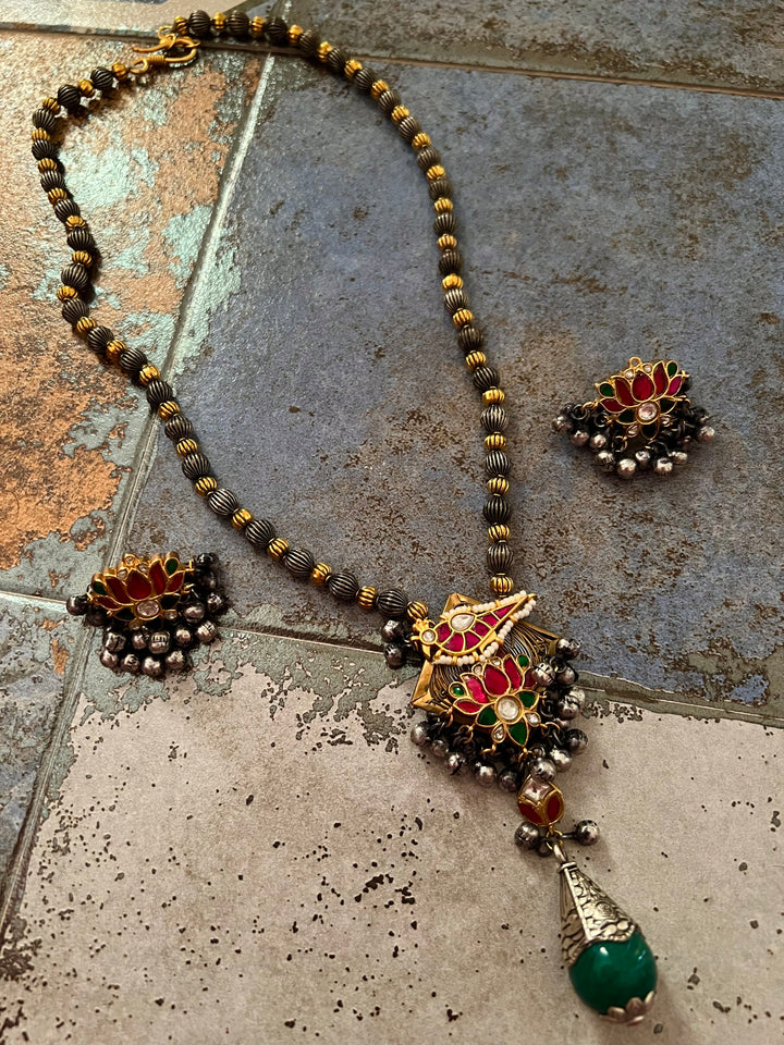 Beautiful Fusion Kundan Pendant Necklace with Earrings