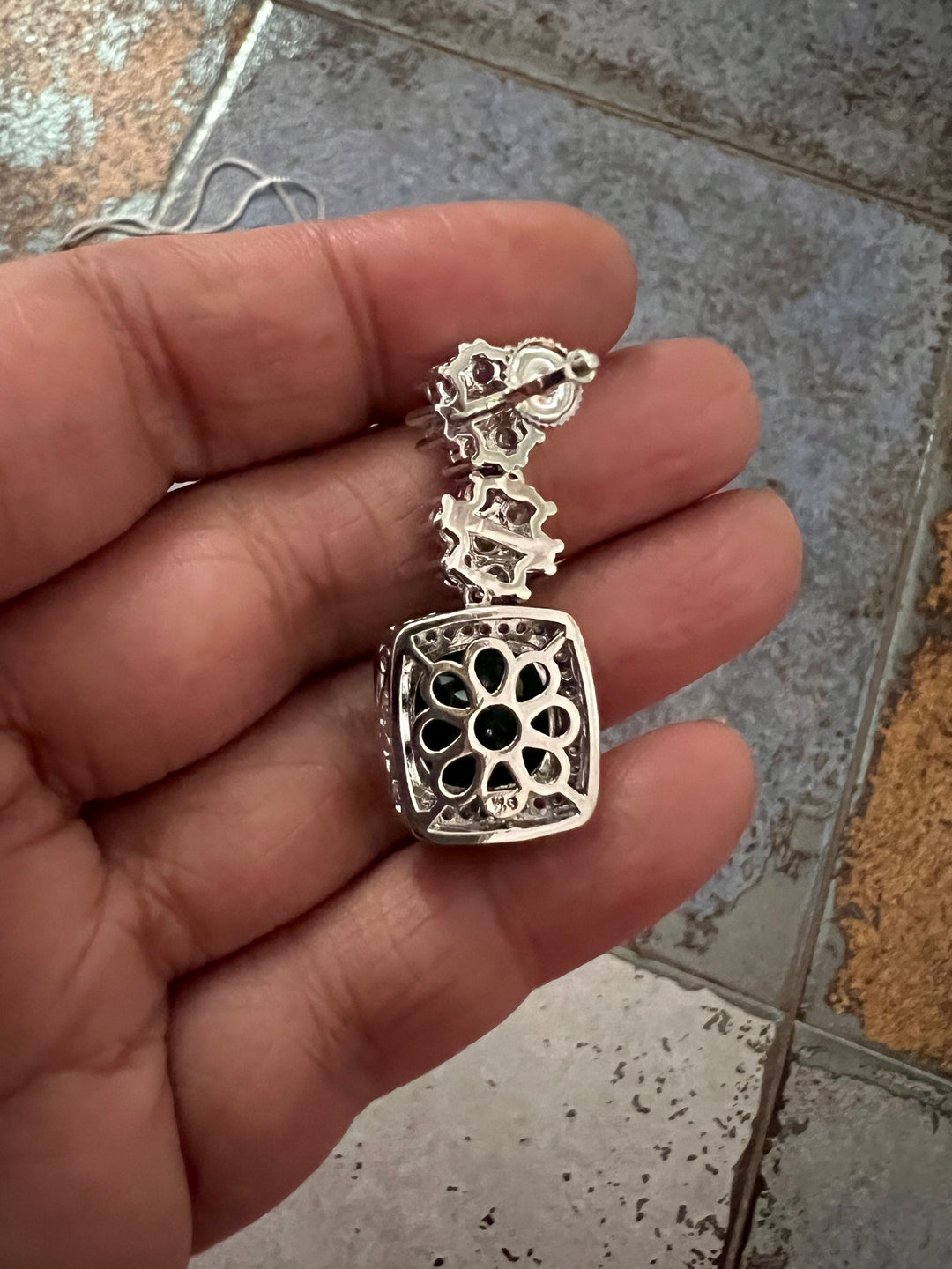 Scintillating Faux Diamond Choker Necklace with Earrings