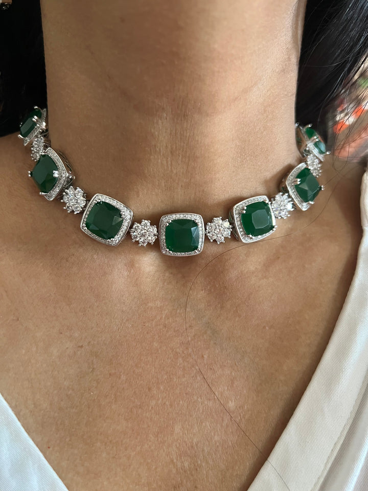 Scintillating Faux Diamond Choker Necklace with Earrings