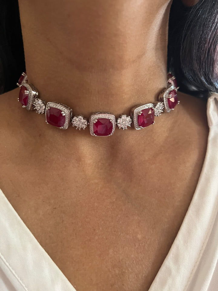 Scintillating Faux Diamond Choker Necklace with Earrings