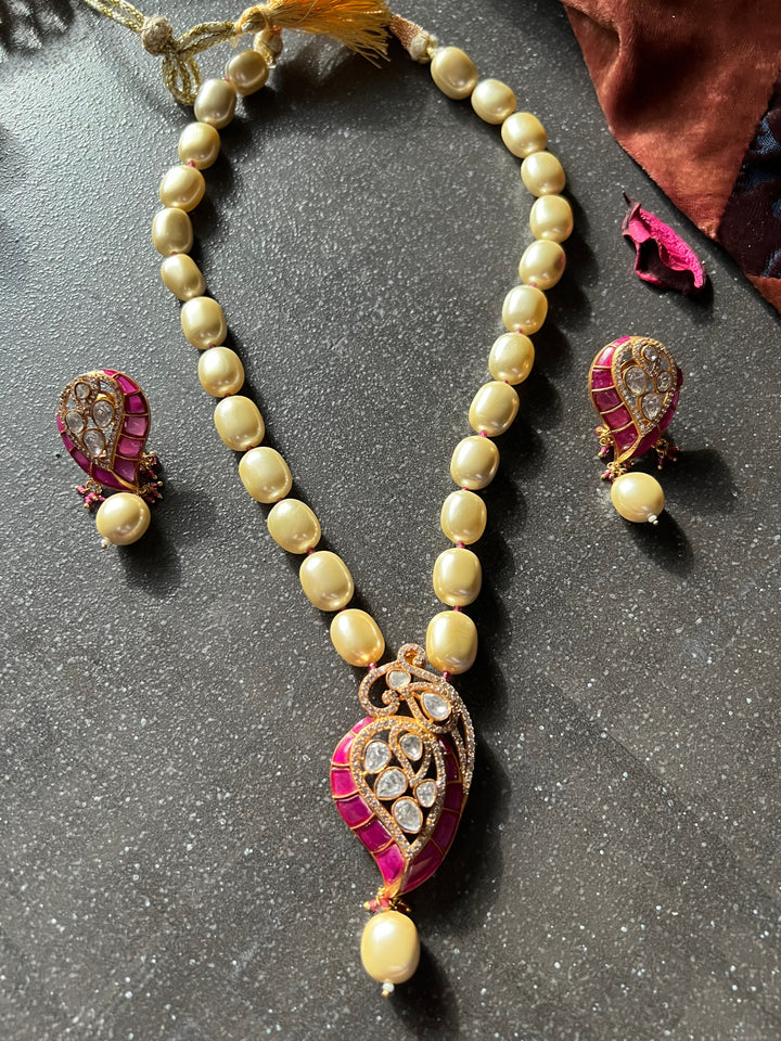 Kundan Necklace with Earrings