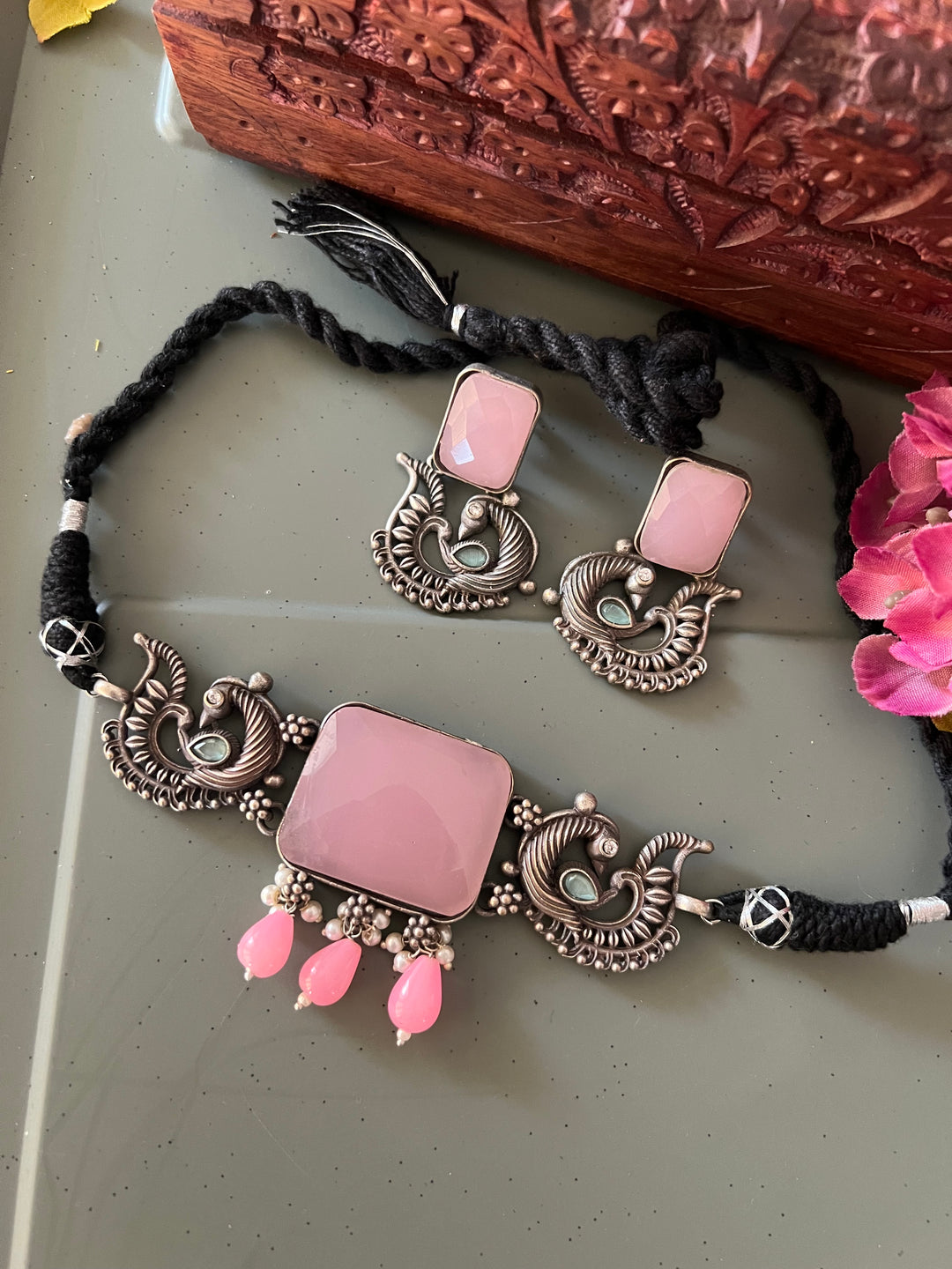 Elegant Choker Necklace Set - Unmatched Quality and Style